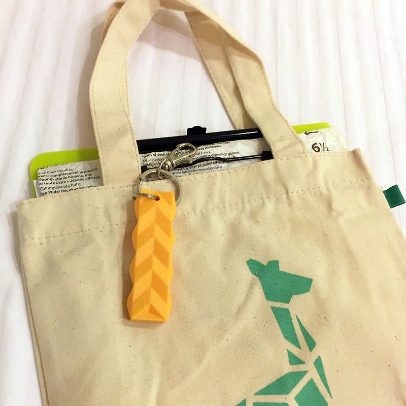 Limited Origami Animal Tote Canvas Bag + Indicator Yellow Keyring // Geometric Giraffe Pattern - กระเป๋าถือ - ผ้าฝ้าย/ผ้าลินิน สีเหลือง