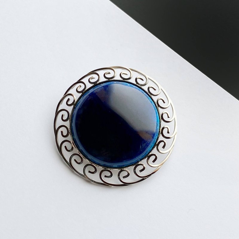すかし唐草 【ダークブルー Dark Blue】 七宝焼ブローチ 純銀張七宝 - 胸針 - 其他材質 藍色