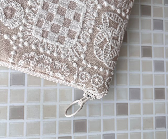 ミナペルホネン forest tile ポーチ mina perhonen forest tile 刺繍 蝶 ミニ 深型 ポーチ forest
