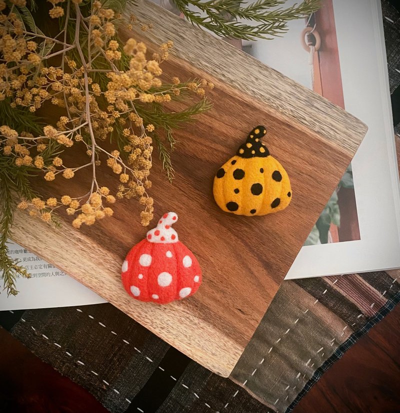 Needle Felted Polka Dots Pumpkin Pin - Brooches - Wool Red