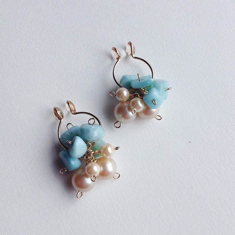 14 kgf larimer and vintage glass pearl flower bouquet earrings / earrings ear needle / ear notch - ต่างหู - เครื่องเพชรพลอย สีน้ำเงิน