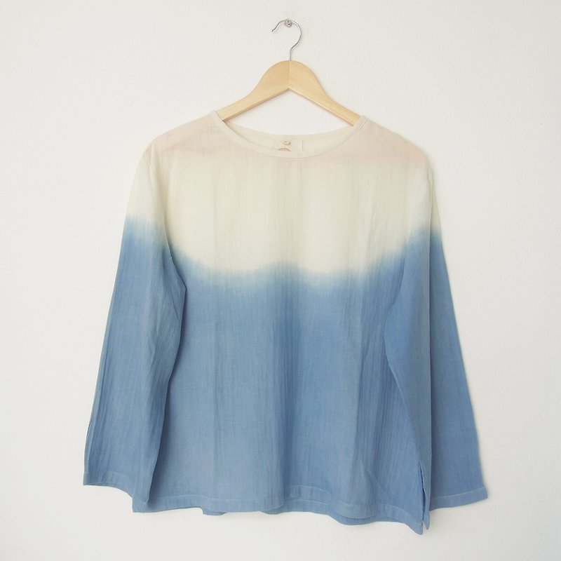 linnil: Natural ombre indigo long-sleeve shirt - made of comfortable 100% cotton - 女上衣/長袖上衣 - 棉．麻 藍色