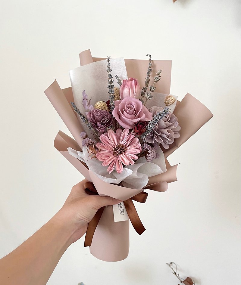 bouquet永生玫瑰 乾燥花束 奶茶色 附花束提袋 - 乾燥花/永生花 - 植物．花 粉紅色