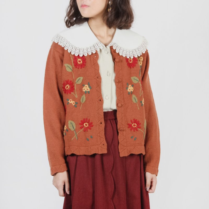 [Egg plant vintage] red persimmon flower vintage embroidery cardigan sweater coat - Women's Sweaters - Wool 