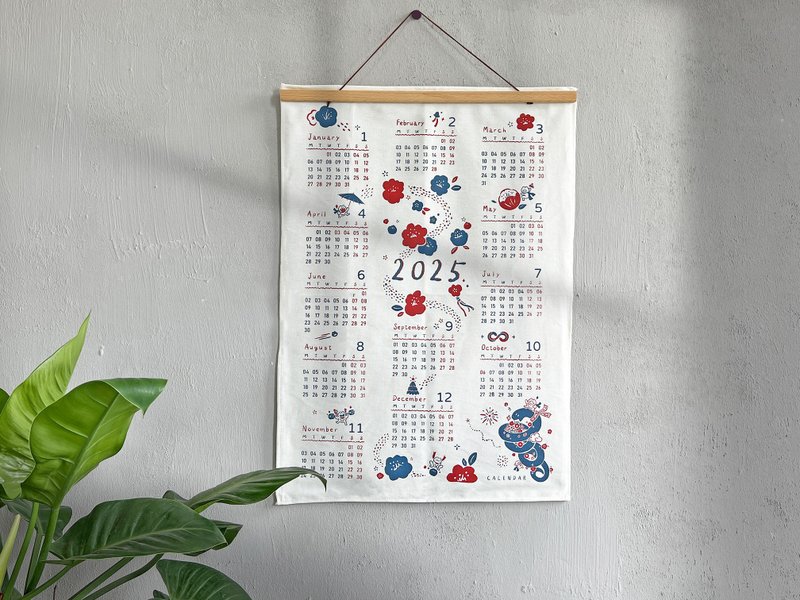 2025 Yisi‧ Year of the Snake pure handmade silk-printed calendar hanging cloth two-color overprinting - ปฏิทิน - ผ้าฝ้าย/ผ้าลินิน 