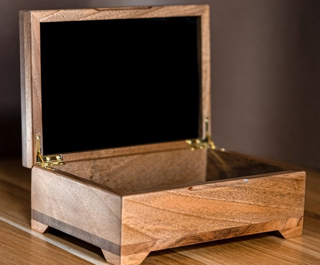 a keepsake box