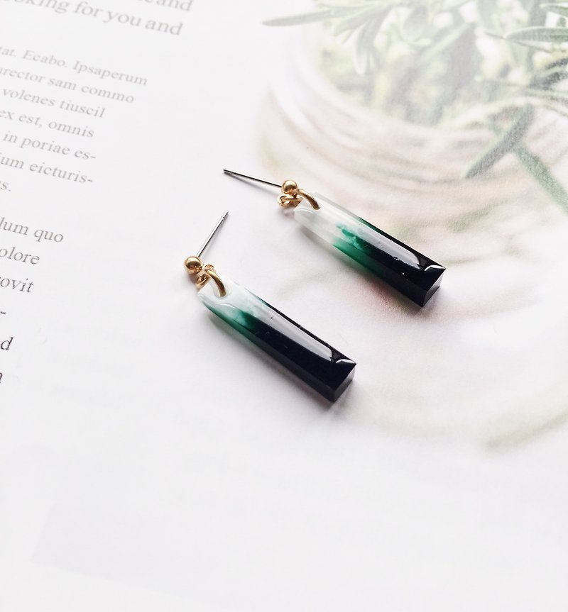La Don - Long trapezoidal deep green tea garden ear/ear clip - Earrings & Clip-ons - Resin Green