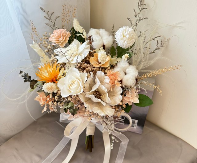 ホワイトとオレンジのプリザーブドフラワーブライダルブーケ韓国風