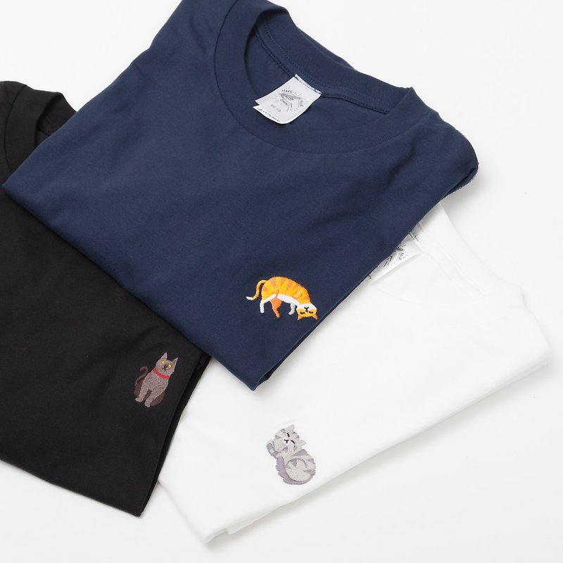【Make Your Own】Cat Embroidery T-shirt (Customized) - เสื้อฮู้ด - ผ้าฝ้าย/ผ้าลินิน ขาว