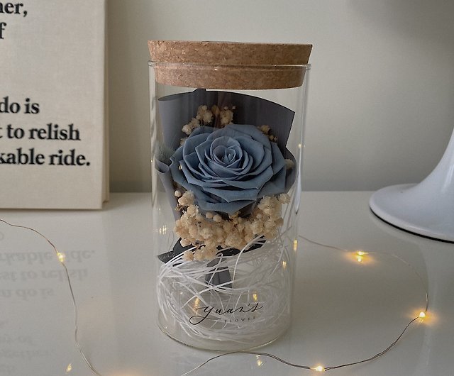 Exclusive Christmas DIY Gift Box】Handmade Material Package / Immortal  Whiskey Bottle with Flowers in a Gift Box - Shop piratedesign Dried Flowers  & Bouquets - Pinkoi