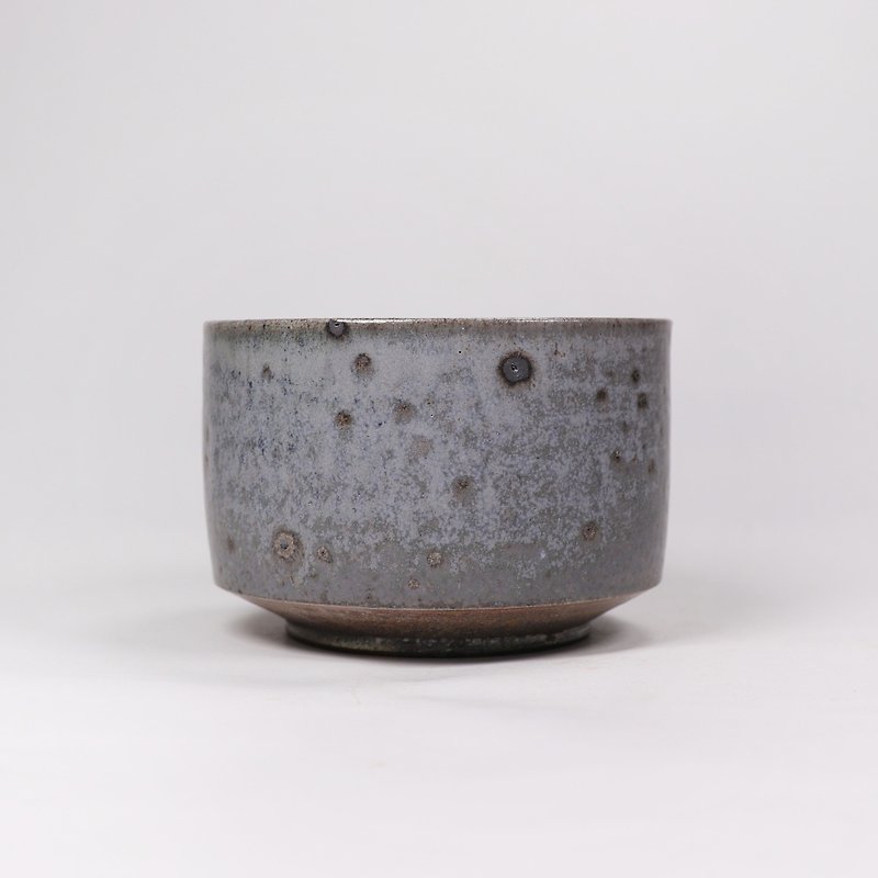 Ming ya kiln l wood burning ore iron ash glaze tea bowl - ถ้วย - ดินเผา สีเทา