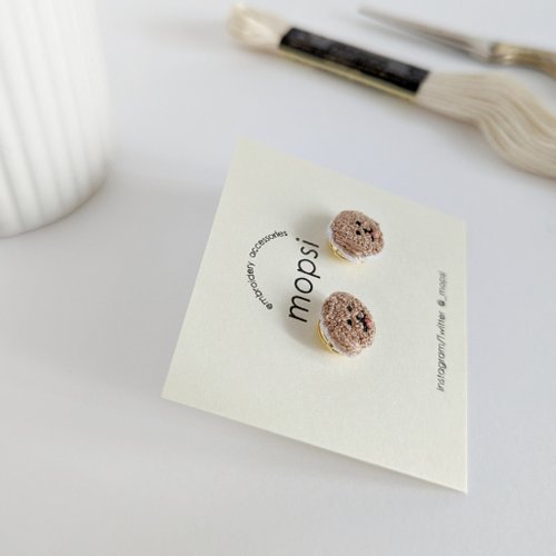 トイプードル 刺繍ピアス/イヤリング - ショップ mopsi ピアス