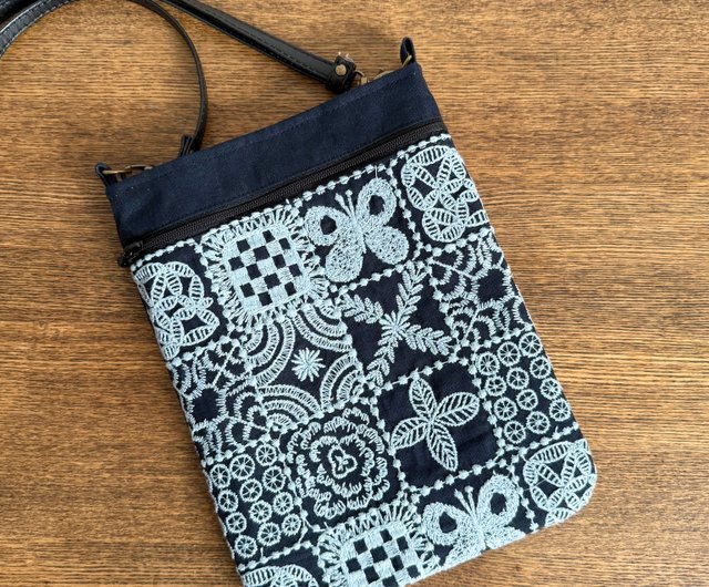 完成品✨スマホポシェット forest tile spica ミナペルホネン 完成品✨スマホポシェット forest tile spica ミナペルホネン