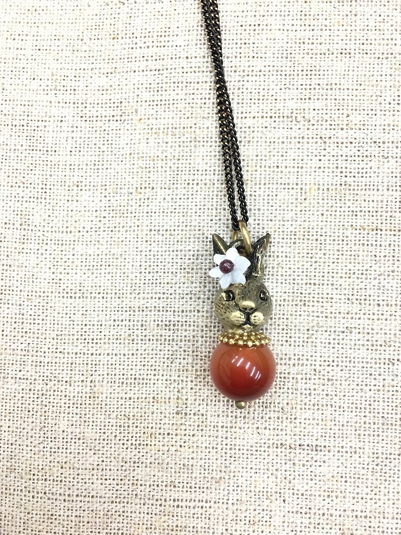 [Vacuuming rabbit / natural stone series] brass practice - Necklaces - Gemstone Red