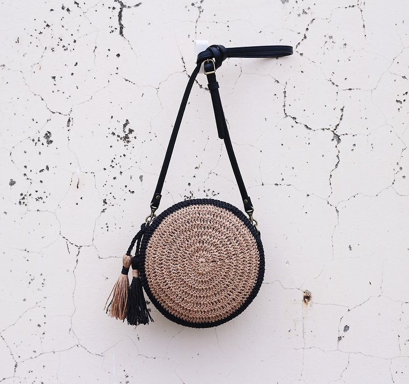 [Customized] Handmade hand-woven/paper rope woven cross-body bag/shoulder bag/dual use/round bag/flow - Handbags & Totes - Paper Khaki