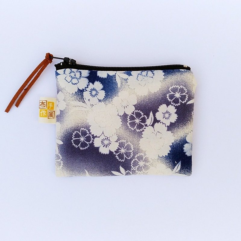 Gradual Cherry Blossom Coin Bag - กระเป๋าใส่เหรียญ - ผ้าฝ้าย/ผ้าลินิน สีน้ำเงิน