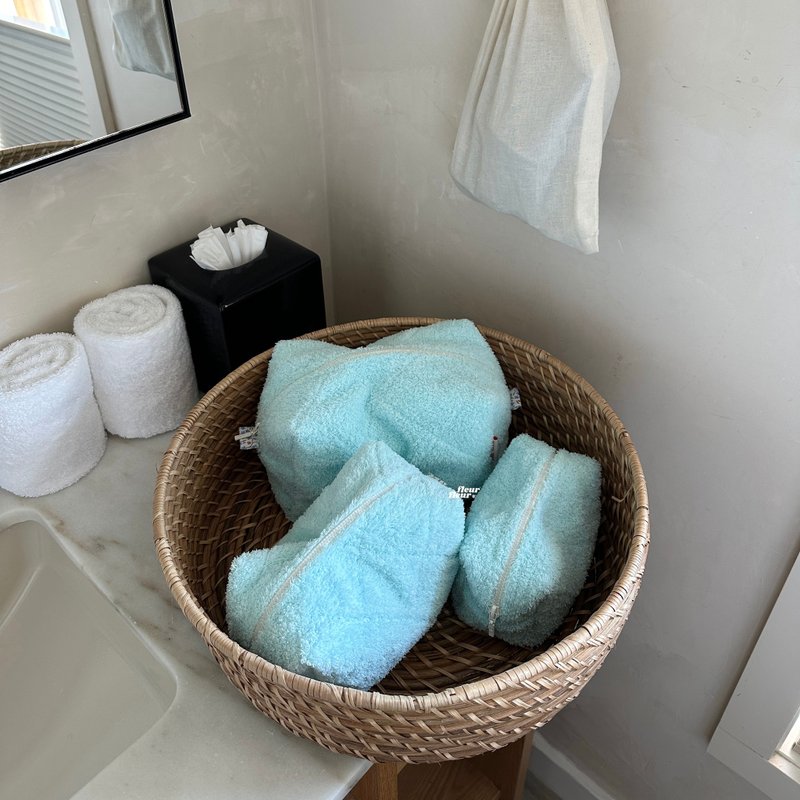 Bright baby blue Pouch - 化妝包/收納袋 - 棉．麻 多色