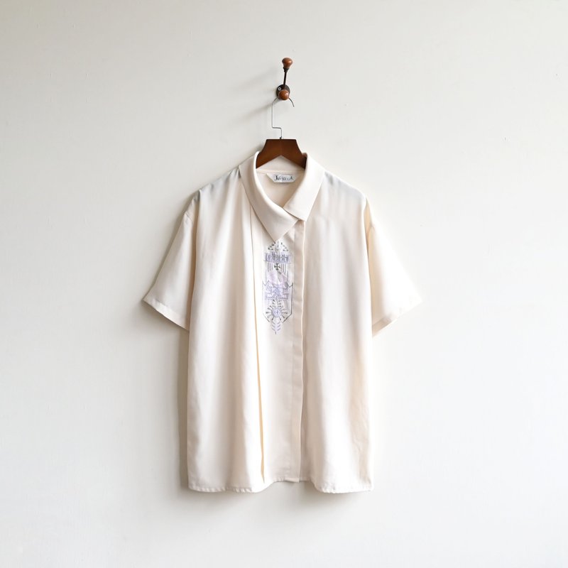 [Egg Plant Vintage] Sundial Totem Embroidered Short Sleeve Vintage Shirt - เสื้อเชิ้ตผู้หญิง - ไฟเบอร์อื่นๆ 