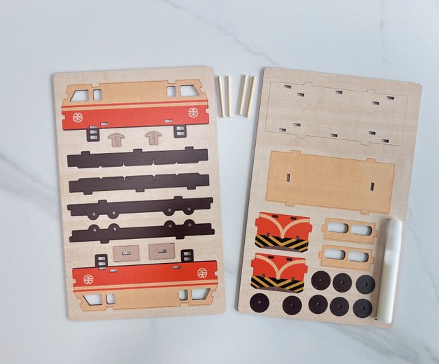 莒光列車 台湾鉄道認定組立材料パッケージ DIY 組立輸送模型 鉄道模型