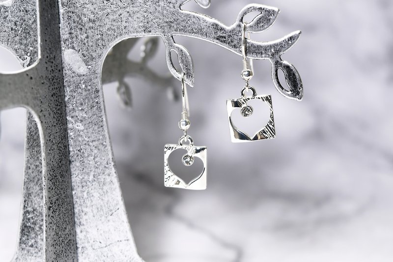 Lulu designer series concealed four-corner heart-shaped hook earrings (ERIJA0904E) - Earrings & Clip-ons - Silver Silver