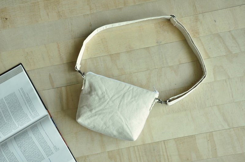ENDURE / Simple design shoulder bag / Small size shoulder bag / Beige canvas - Messenger Bags & Sling Bags - Cotton & Hemp White