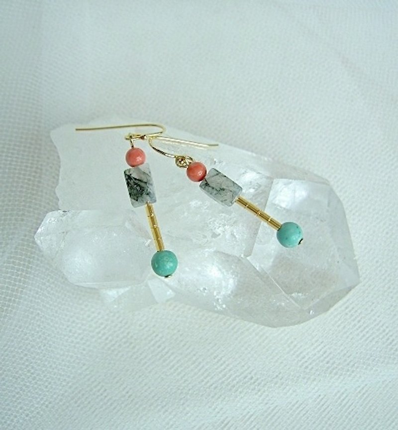 Composition earrings 2 - ต่างหู - เครื่องเพชรพลอย สีเขียว