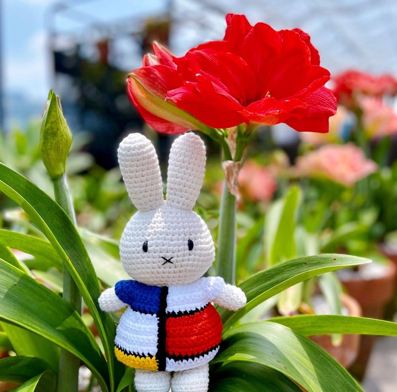 Just Dutch | Miffy handmade with her Mondrian dress - ตุ๊กตา - ผ้าฝ้าย/ผ้าลินิน หลากหลายสี