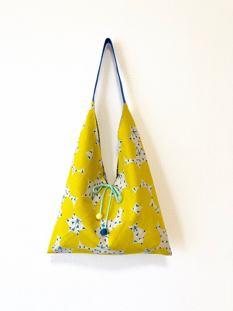 Japanese-style 侧-shaped side backpack / double-sided imported cloth large size / yellow big point + gray floral - กระเป๋าแมสเซนเจอร์ - ผ้าฝ้าย/ผ้าลินิน สีเหลือง