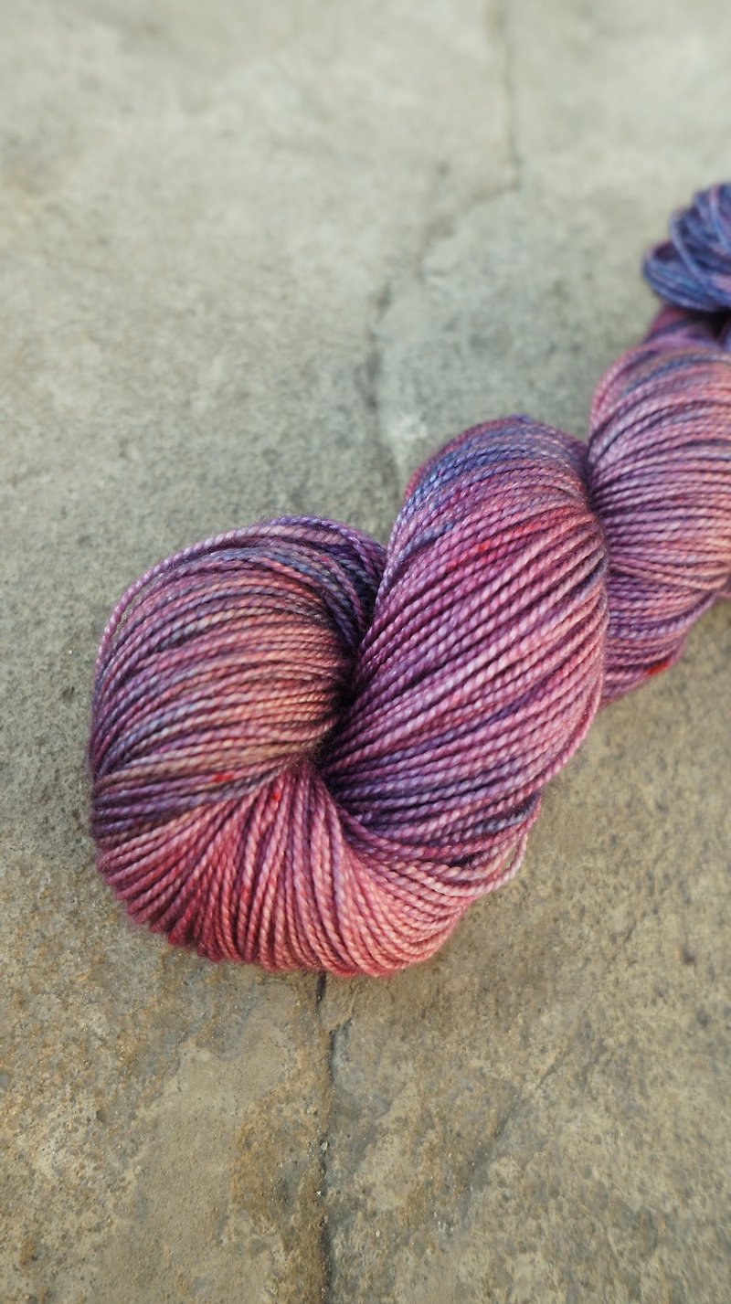 Hand dyed thread. Xiaguang (Merino + Silk) - Socks - Knitting, Embroidery, Felted Wool & Sewing - Wool 