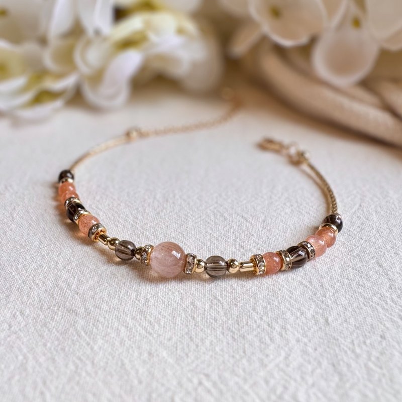 Capricorn Bracelet: Rutilated Quartz, Smokey Quartz, Peach Moonstone - สร้อยข้อมือ - เครื่องเพชรพลอย สีส้ม