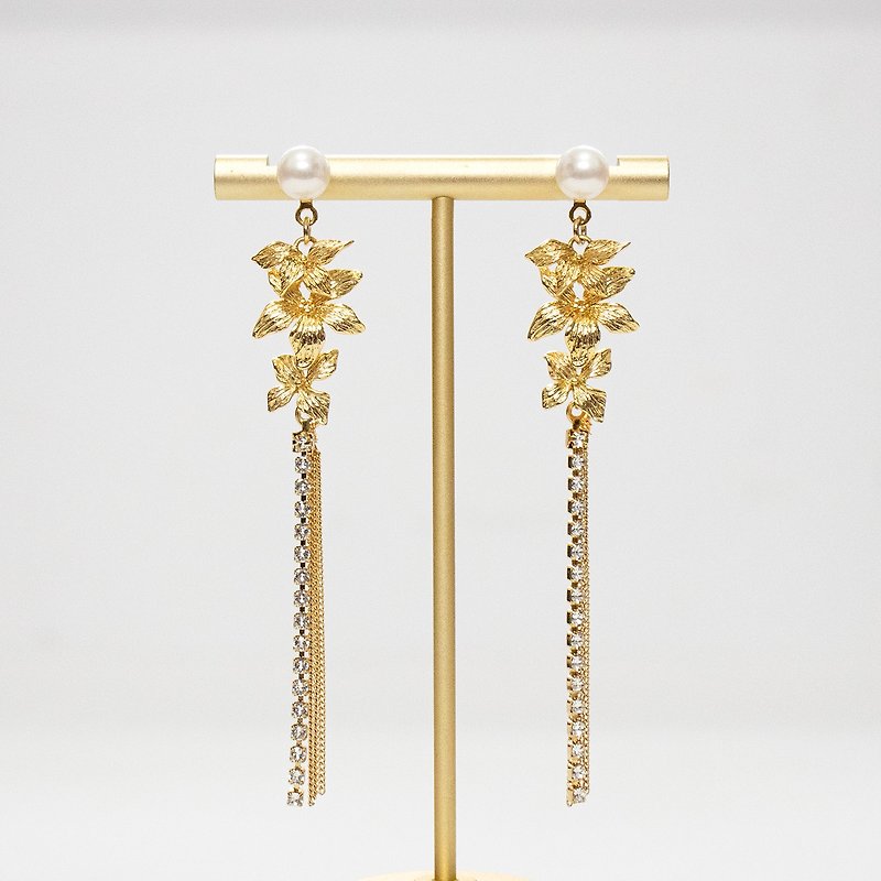 CHERISH。Swarovski Crystal Pearl Earrings - ต่างหู - เรซิน สีทอง