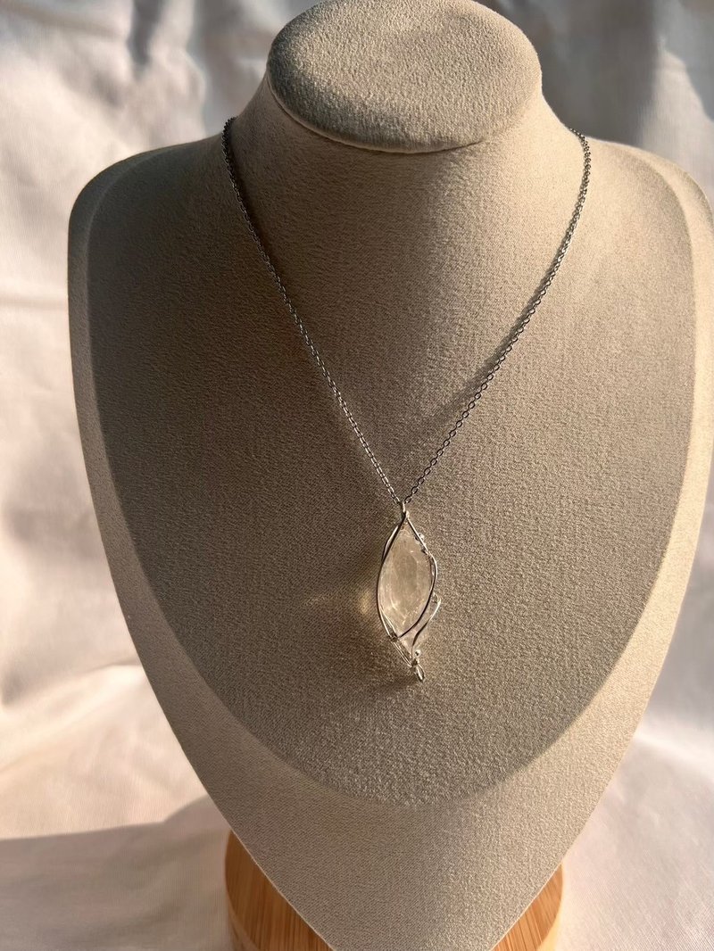 White crystal metal braid_necklace_forest jewelry_natural stone_ore_stainless Stainless Steel chain - Necklaces - Crystal 