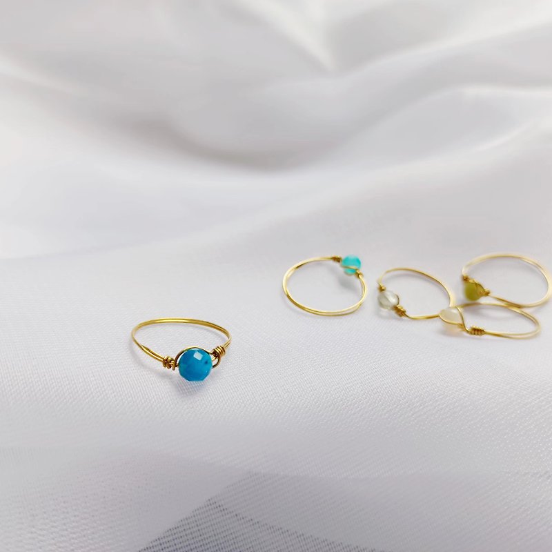 【Stone Ring】Round Crystal/Hand-Wrapped Bronze/Customized Ring - สร้อยข้อมือ - คริสตัล สีน้ำเงิน