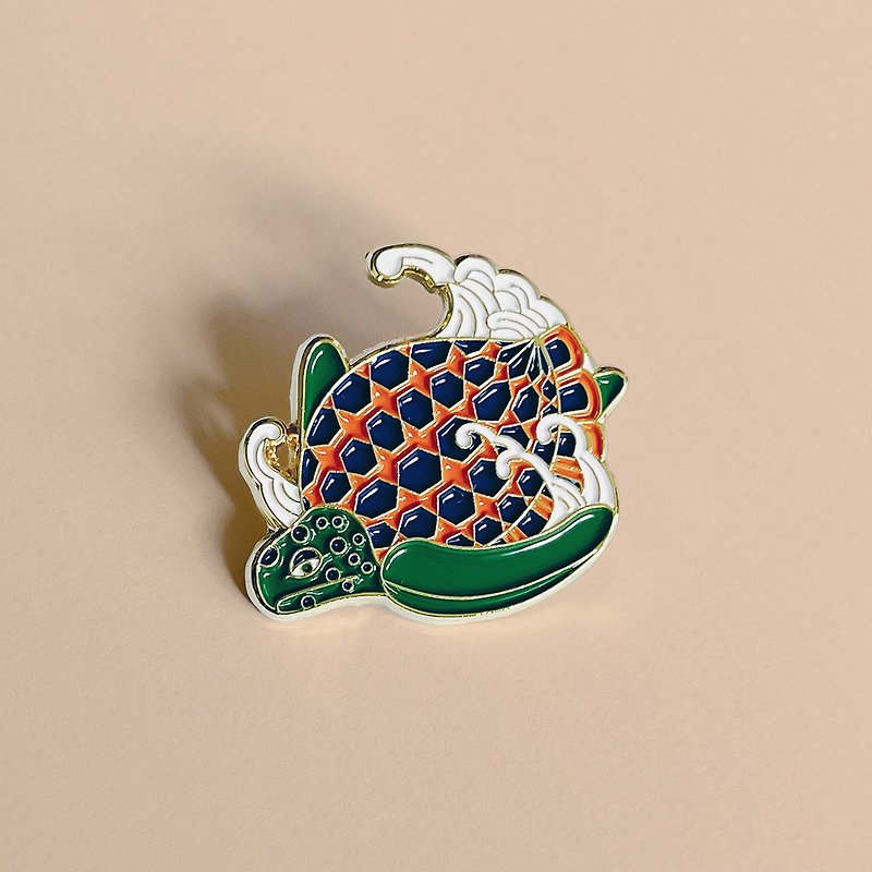 TOMORROW MYTH - Green Sea Turtle - Badges & Pins - Other Metals Orange