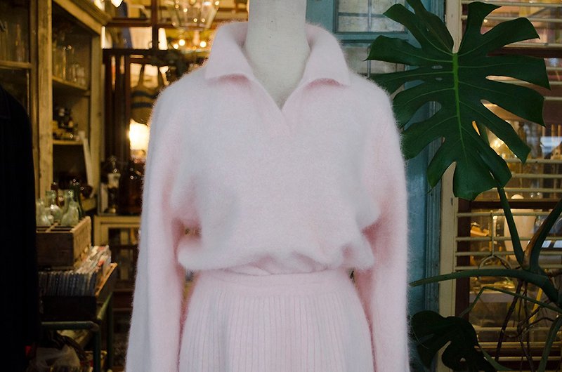 客訂淺粉紅兔絨彈性針織兩件式翻領上衣裙套裝 | vintage莞洱古著 - 毛衣/針織衫 - 其他材質 