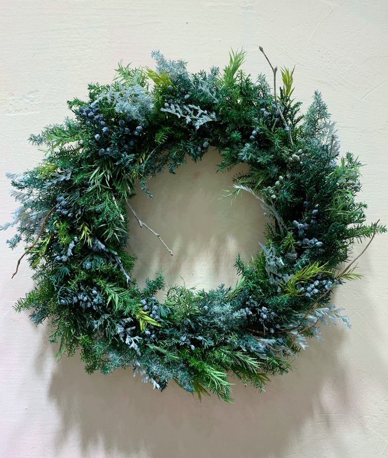 Perpetual Cedar Christmas Wreath Natural Style Christmas Card with Handle Box - ช่อดอกไม้แห้ง - พืช/ดอกไม้ สีเขียว