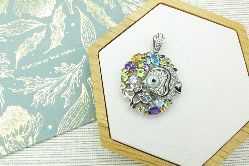 Colorful crystal clownfish pendant - สร้อยคอ - คริสตัล หลากหลายสี