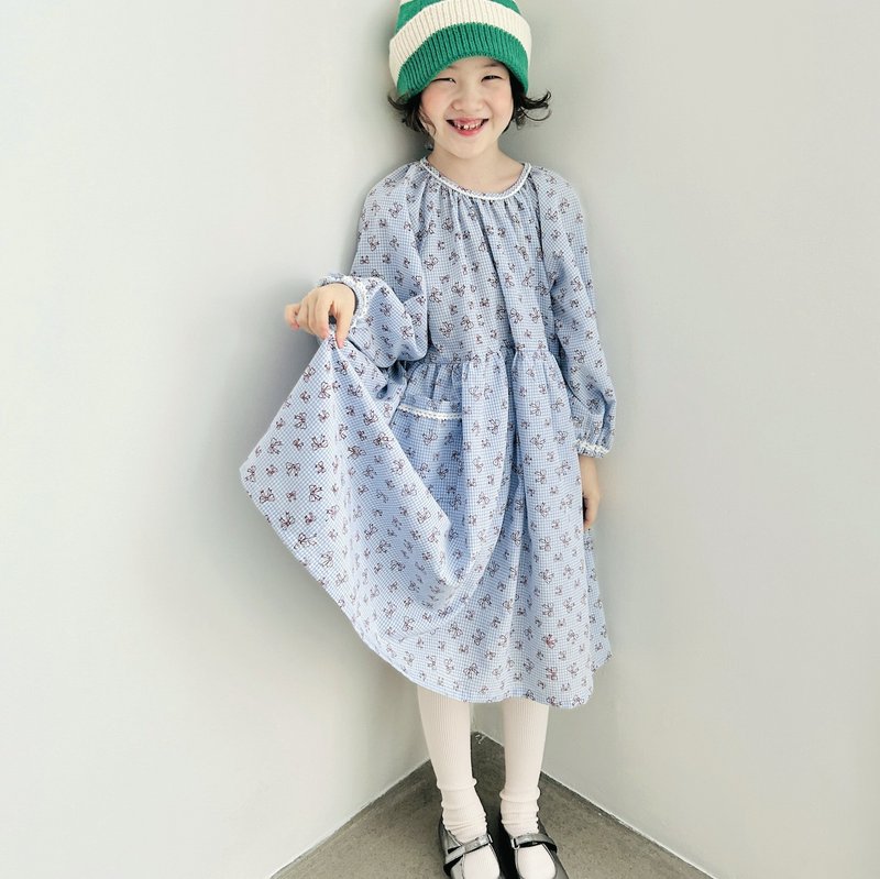 Pure cotton blue and white plaid floral bow long-sleeved dress/skirt children's clothing - กระโปรง - ผ้าฝ้าย/ผ้าลินิน สีน้ำเงิน