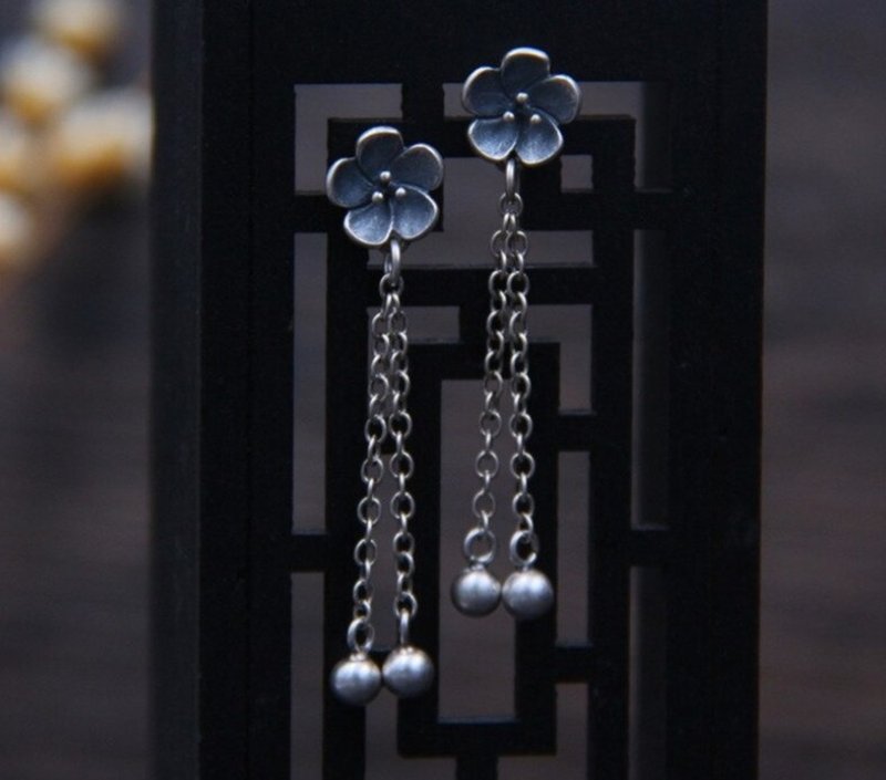 Genuine S925 Thai Sterling Silver Women Ethnic Flower Dangle Earrings Chains - 耳環/耳夾/耳骨夾 - 純銀 銀色