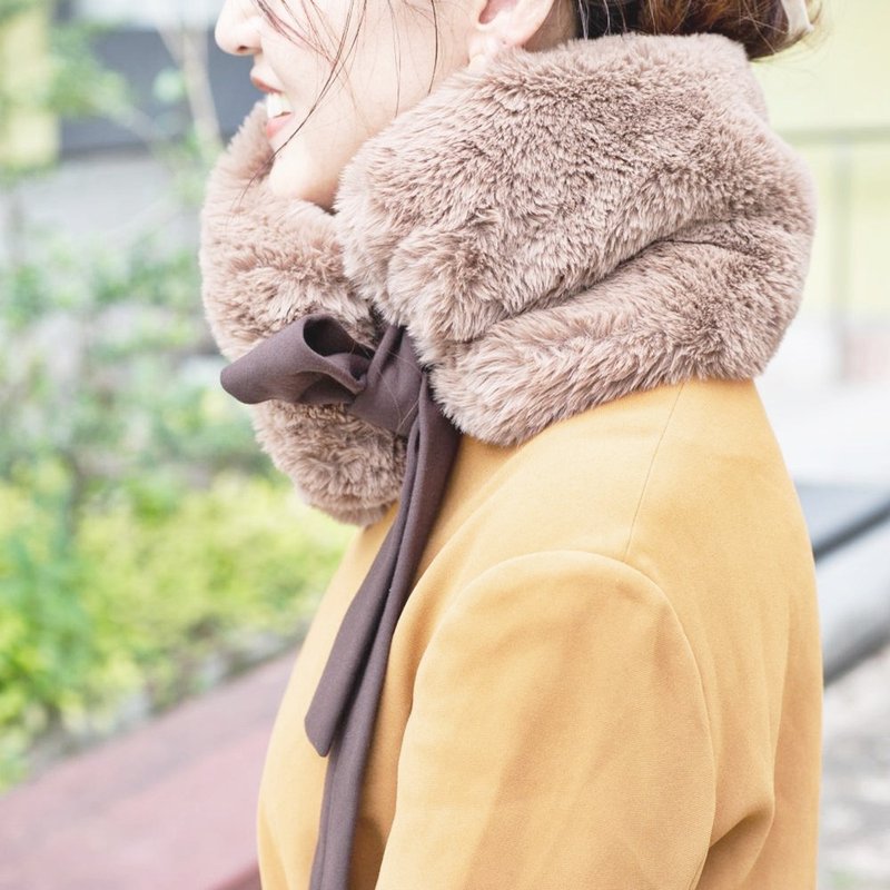 Fluffy but washable 3-way collar mini muffler | Fluffy animal free | Teddy - ผ้าพันคอถัก - วัสดุอื่นๆ สีกากี