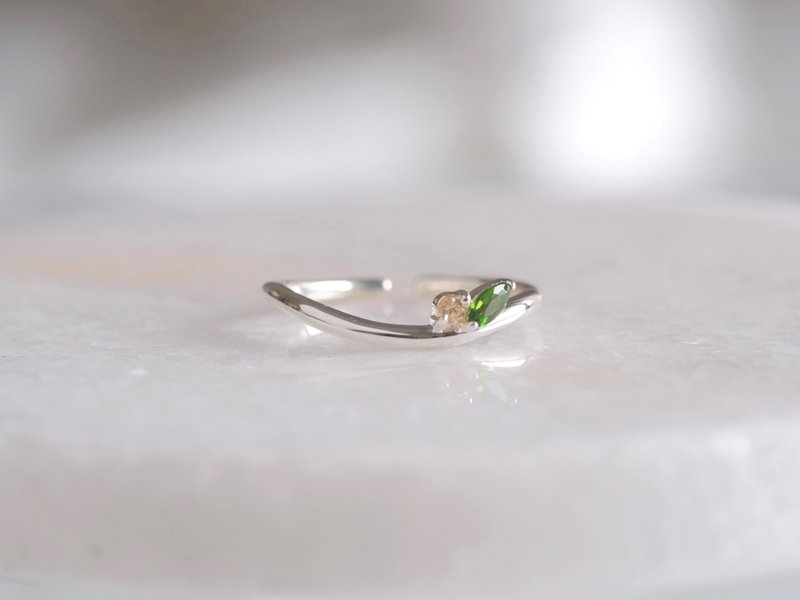Vindur ring　天然石クロムトルマリン×イエロージルコン　シルバーウェーブリング　silver925 - 戒指 - 寶石 綠色