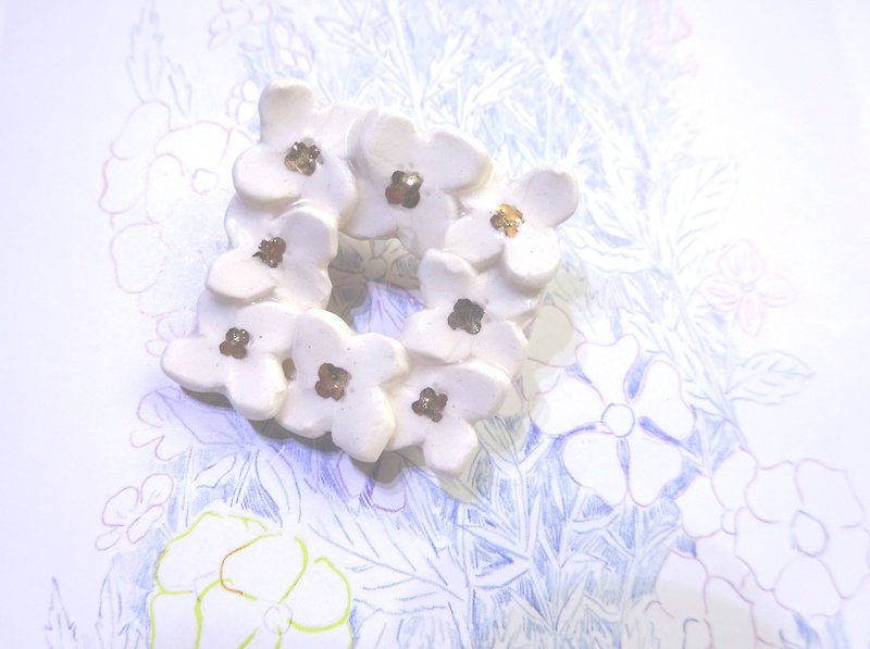 Flower broach square - เข็มกลัด - ดินเผา ขาว
