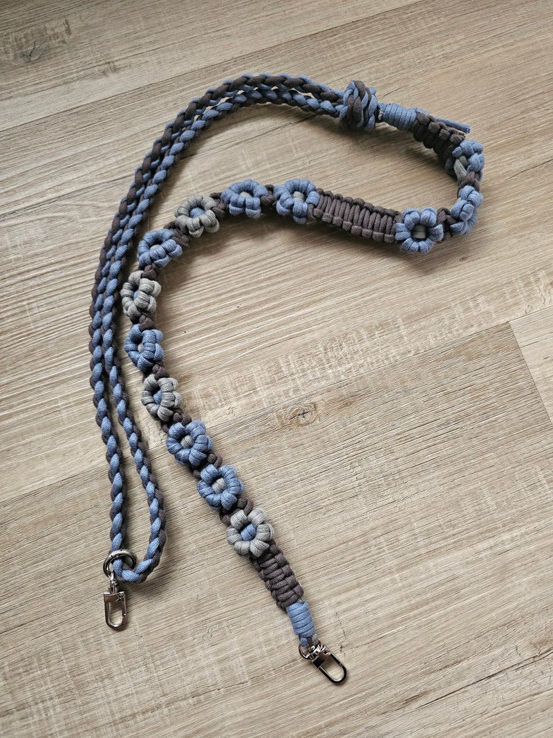 Faith Handmade | Macrame Denim Denim Flower Mobile Phone Adjustable Strap Mobile Phone Back - เชือก/สายคล้อง - ผ้าฝ้าย/ผ้าลินิน 