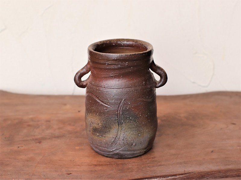 日本岡山備前 陶器 花瓶 花插 花器  【雙耳提把】h1-013 - 花瓶/陶器 - 陶 咖啡色