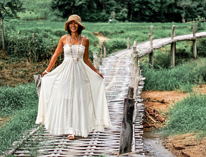 Maxi lace wedding dress in off white color. Long sleeveless summer lace dress. - 禮服/小禮服 - 其他材質 