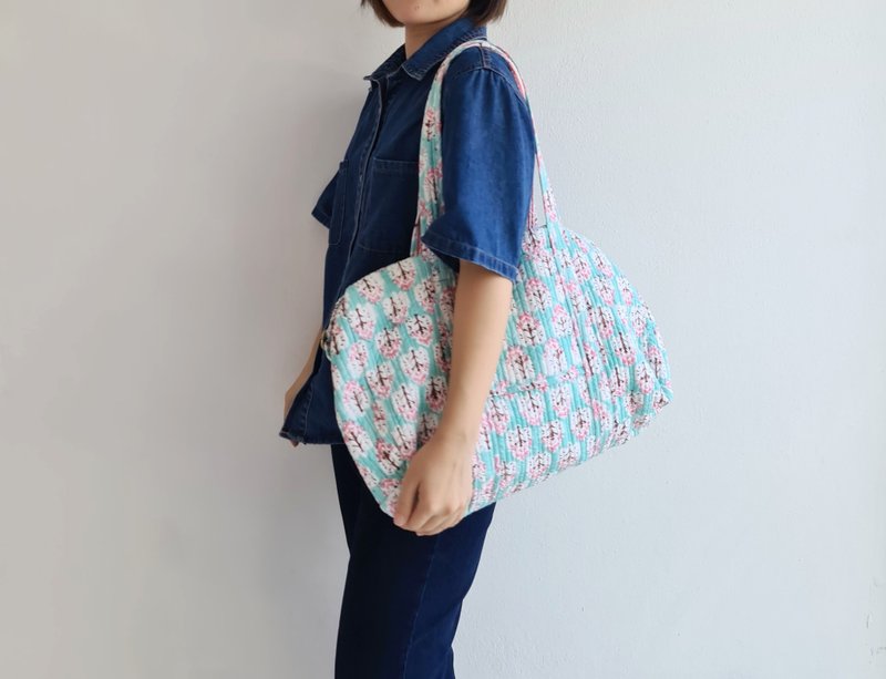 Traveller Bag Collection Fully Lined with 100% Cotton Pad - 行李箱/旅行袋 - 棉．麻 