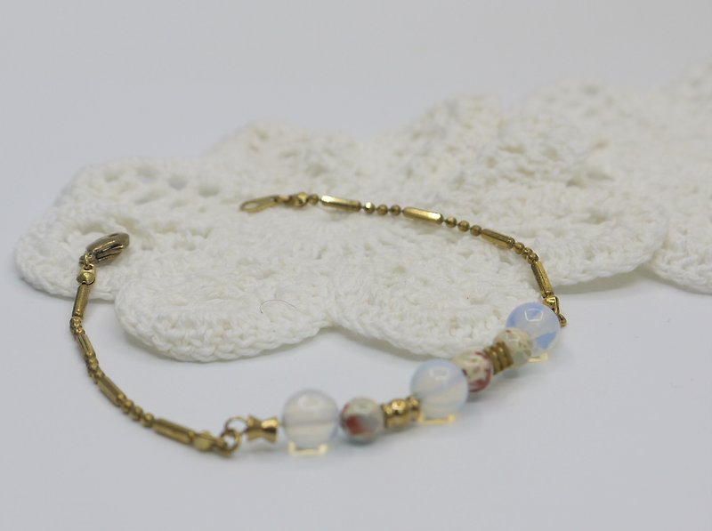 Riitta Handmade Brass Opal Serpentine Stone Bracelet - สร้อยข้อมือ - เครื่องเพชรพลอย ขาว