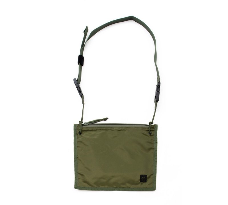 【MIS】2 WAY POUCH 兩用小包 - 橄欖綠 OLIVE DRAB - 後背包/背包/書包 - 其他材質 綠色