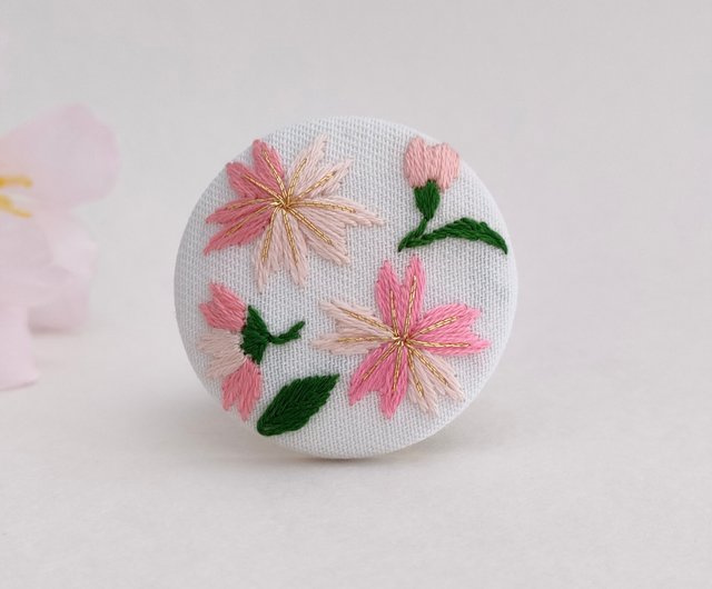 【専用】ハンドメイド　刺繍ブローチ　ヘアゴム 春を呼ぶ桜の刺繍ブローチorヘアゴム - ショップ かなちゃん手
