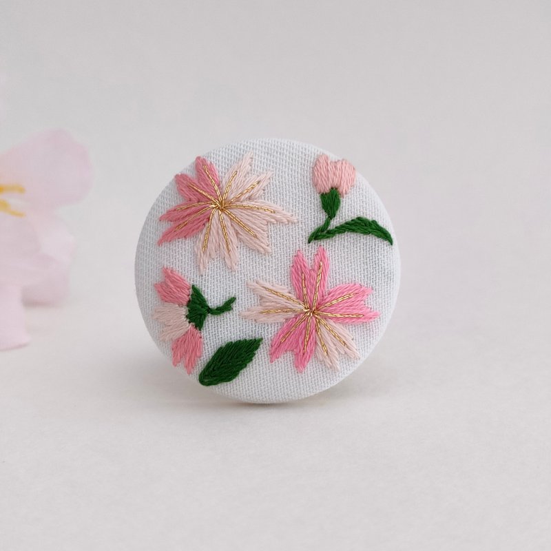 春を呼ぶ桜の刺繍ブローチorヘアゴム - 胸針 - 棉．麻 粉紅色